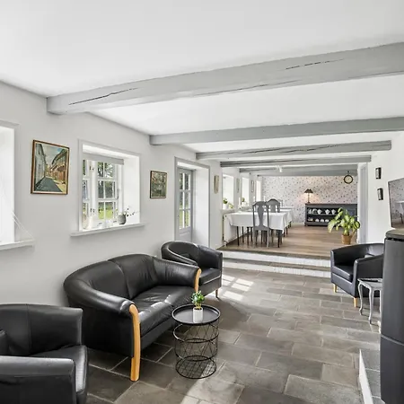 Holiday home Spacious Near For 11 Ribe