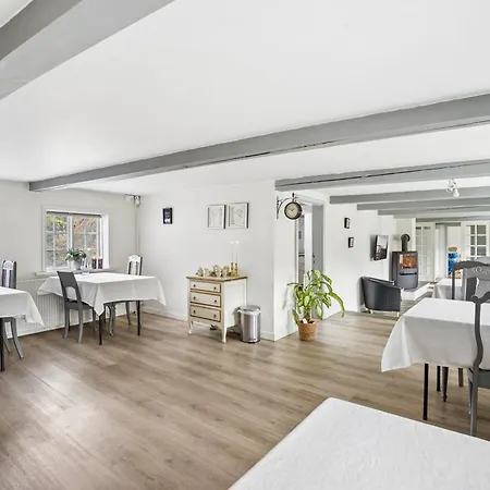 Spacious Near For 11 Holiday home *