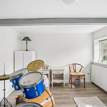 Spacious Near For 11 Holiday home *